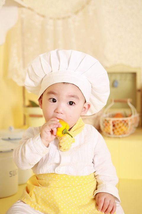 婴儿, 戏服, 亚洲人, 烹饪, 厨房, 厨师, 吃, 食物, 饥饿, 饥饿的