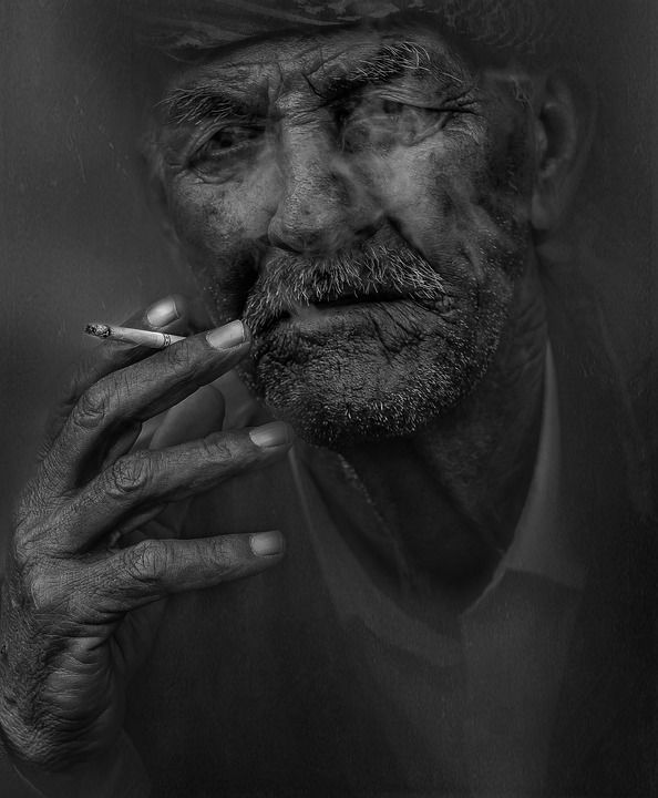 吸烟者 男人 抽烟 香烟 老的 老年 肖像 吸烟 老人 单色
