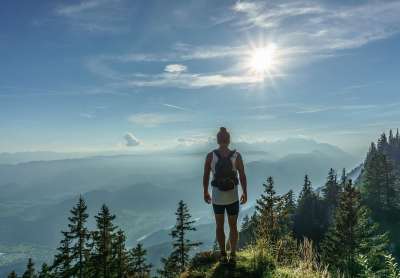徒步旅行者 常设 女士 最佳 旅行 冒险 背包 远足 山 游客