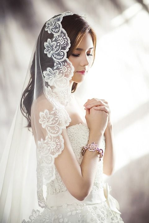婚礼服 时尚 新娘 面纱 白色的裙子 年轻女子 女孩 结婚 婚姻