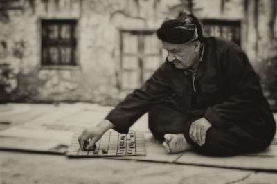 男人 棋盘游戏 老的 老年 肖像 街道 玩 战略 老人 单色