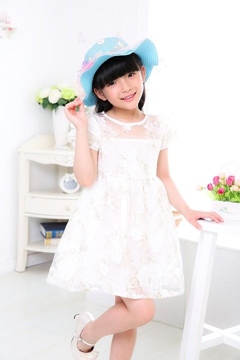 儿童 女孩 肖像 写真 白色礼服 帽子 投标 亚洲