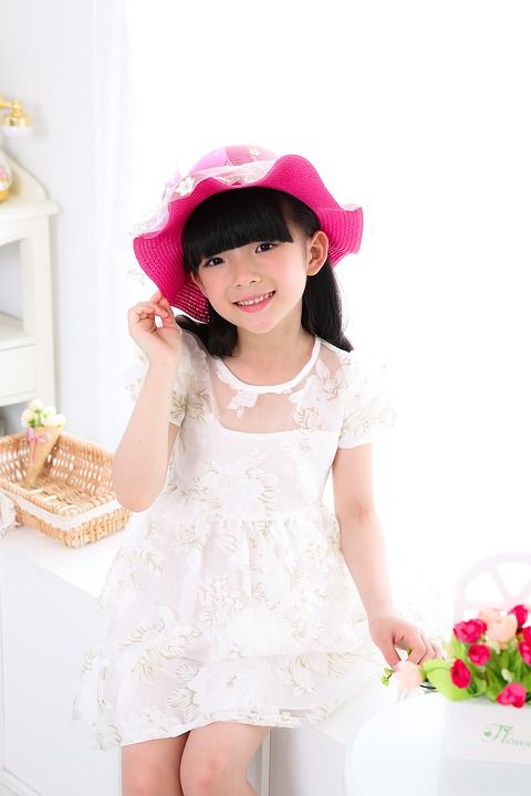 儿童 女孩 肖像 写真 白色礼服 帽子 投标 亚洲