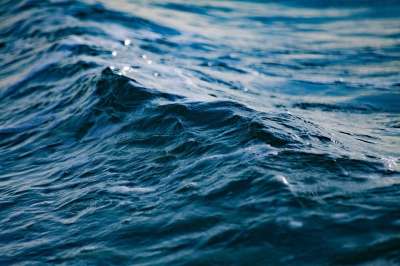 海 波浪 海洋 咸水 海水 溅 水 蓝色的水 蓝色的大海