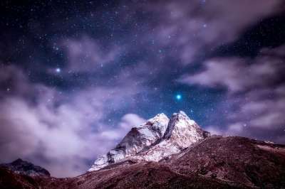 喜马拉雅山 山 星星 天空 云 夜晚 景观 风景秀丽的 自然