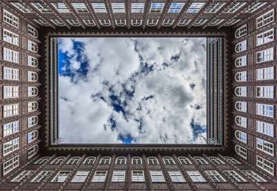 Chilehaus 建造 云 天空 对称 对称的 结构 历史的