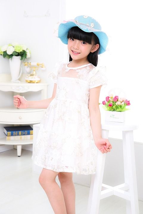 儿童 女孩 肖像 写真 白色礼服 帽子 投标 亚洲