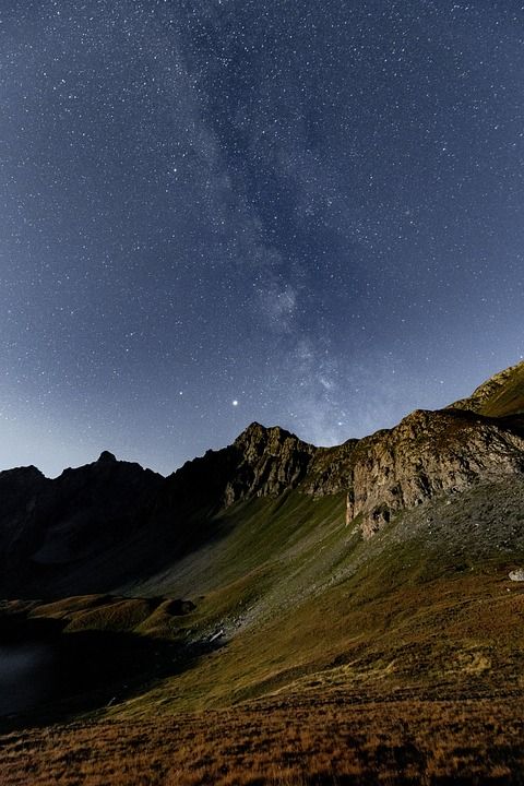 夜晚的天空 山 星星 银河 星空 星座 明星凝视 成色 天文学