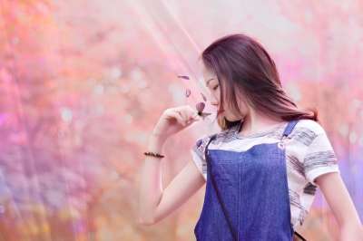 女孩 女 女性 美丽 青春 花 清新 长发 人像 梦幻 妇女