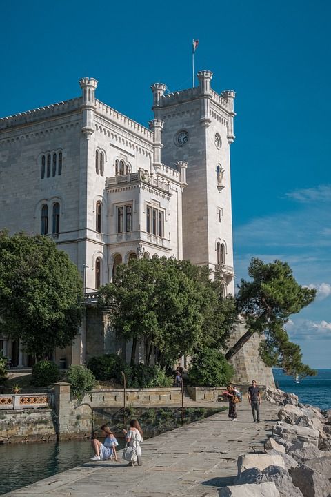 城堡 正面 海 建造 意大利 里雅斯特 结构 旅游 去旅行