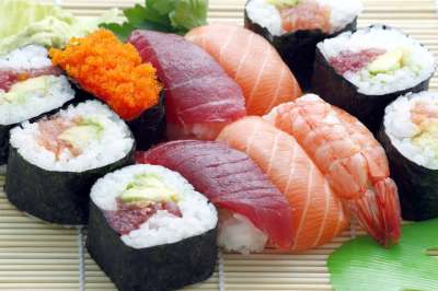 寿司 日本人 亚洲人 食物 生的 生鱼片 新鲜的 卷 美食 鱼