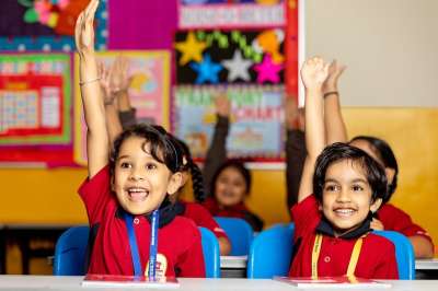 孩子们 幼儿园 学校 学习 课堂参与 回校 艺术学校 学校的孩子
