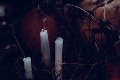 黑色的 吹 燃烧 蜡烛 爬行 恶魔 恶魔般的 邪恶的 恐惧