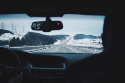 驾驶 车 路 冬天 速度 汽车 运输 高速公路 旅行 操舵