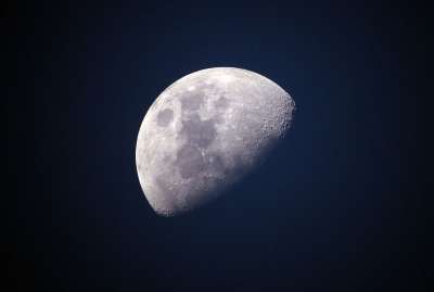 月亮 天空 月神 陨石坑 月球 宇宙 天上的 星体 月光 半月