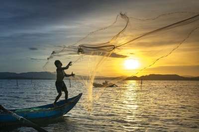 钓鱼 渔夫 日落 海 海洋 轮廓 越南 传统的 钓鱼 钓鱼