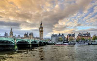 伦敦 维多利亚 大本钟 维多利亚桥 英国 地标 旅游 旅行