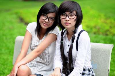 女孩们 学生 亚洲人 眼镜 亚洲女孩 年轻女性 朋友们 年轻