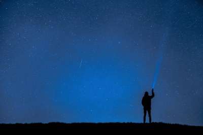 夜拍 星空 夜空 星星 夜晚 天堂 人的 男人 人 手电筒