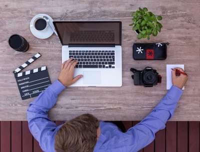 电影制作人 Youtube用户 脚本 编剧 写作 故事情节 故事登机