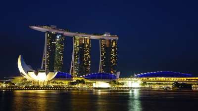 新加坡 滨海湾金沙 地标 艺术科学博物馆 新加坡河 蓝天 酒店