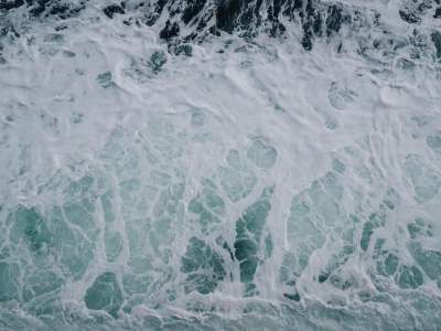 干净的 流动 海洋 波纹 海 溅 表面 水 波浪 蓝色的大海