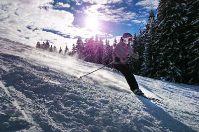 滑雪 女孩 太阳 雪 冬天 运动 山 乐趣 滑雪者 年轻