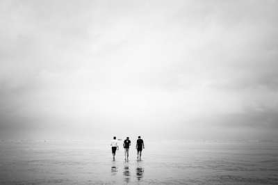 人们 海 海滩 海洋 海滨 轮廓 朋友们 旅行 数字 单色