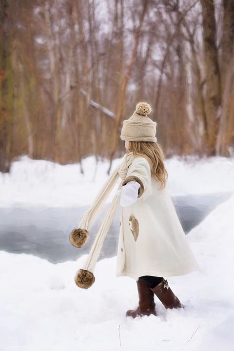 小姑娘 冬天 雪 幸福 乐趣 户外的