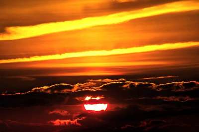 日落 云 天空 太阳 夕阳 乌云 余辉 傍晚的天空 尾迹 成色