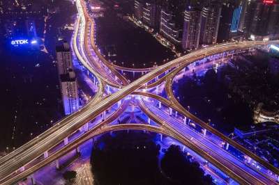 结构 建造 基础设施 城市 路 桥 城市的 夜晚 灯