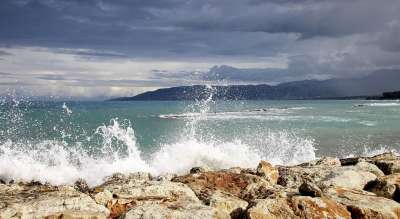 波浪 海 灰蒙蒙 阴天 海岸 云 海滩 水 河岸 自然 景观