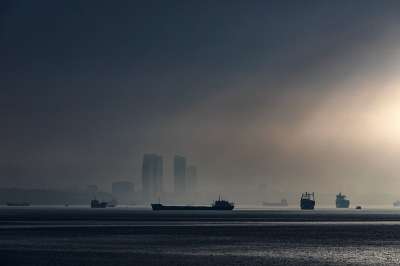海 马尔马拉 薄雾 早晨 户外的 天 夏天 朦胧 城市 高楼