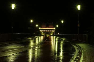 夜晚 黑暗的 黑暗 灯 发光 灯光 情绪 桥 路 小路 雨