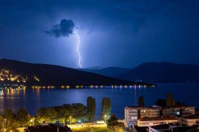 夜晚 闪电 打雷 灯 希腊 湖 树木 气氛 大气 打雷 打雷