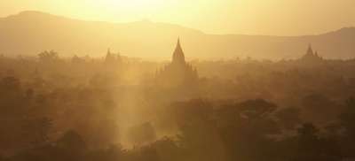 蒲甘 缅甸 日落 金黄色的光芒 旅行 旅游 旅行目的地 景点