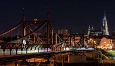 桥 城市 夜晚 教会 塔 建筑物 灯 晚上 乌尔姆大教堂