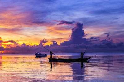日落 云 天空 云景 船 渔民 海景 海 海洋 地平线 黄昏
