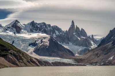 山 湖 泻湖 冰川 徒步旅行 Cerro Torre 阿根廷