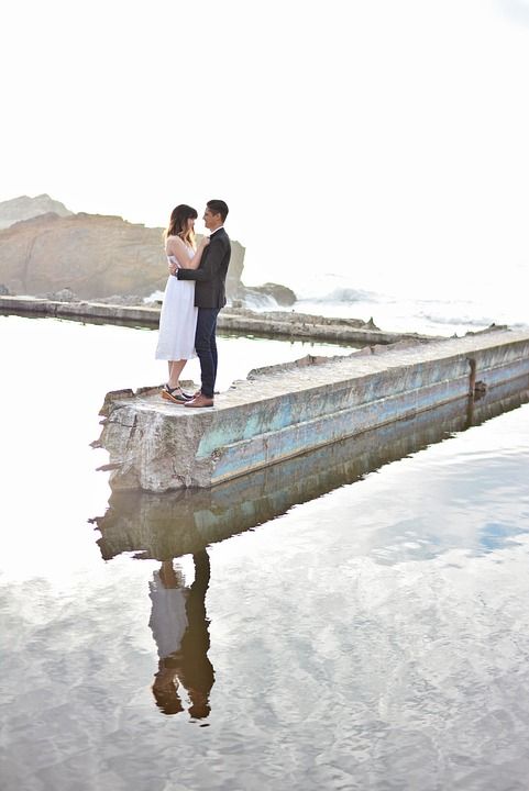 订婚 爱 反射 夫妻 婚礼 浪漫的 浪漫 关系 一起 幸福