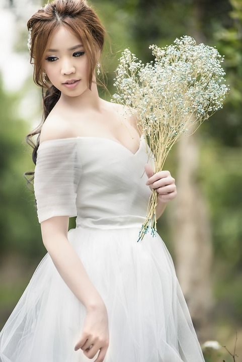 人物 森林 女人 白色礼服 新娘 婚礼 亚洲 美女 新娘捧花