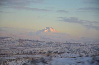 岩石 路 冬天 地标 山 景观 旅游景点 雪 树木 美丽的