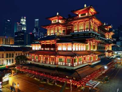 佛牙舍利寺 新加坡 唐人街 佛教 夜晚 灯光 旅游景点 祈祷