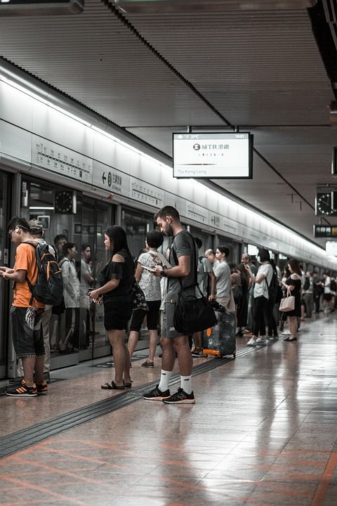 火车 过境 铁路 轨 旅行 人群 地下 等待 隧道 人们