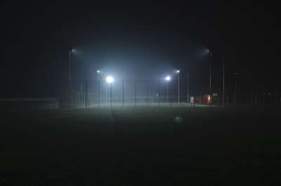黑暗的 草 灯 夜晚 体育领域