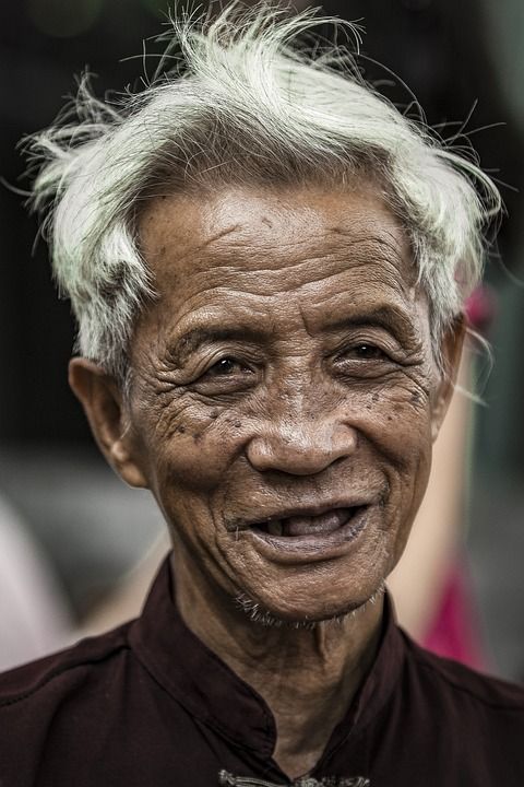 男人 微笑 越南人 人们 老人 肖像 艺术品