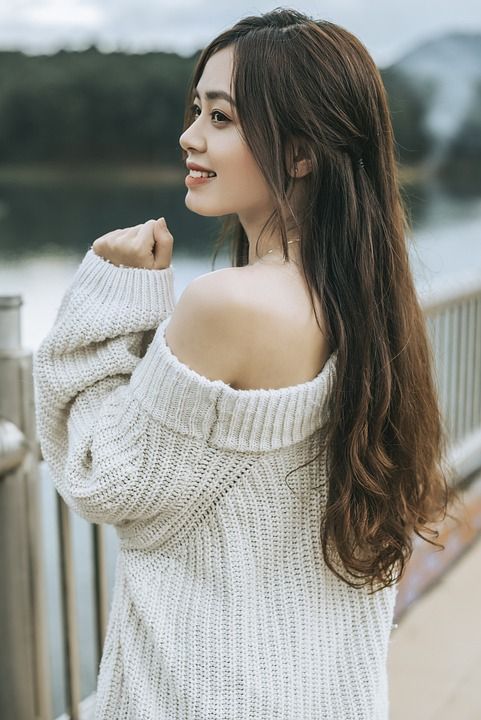 女孩 时尚 肖像 美丽 女士 模型 姿势 美丽的 快乐的