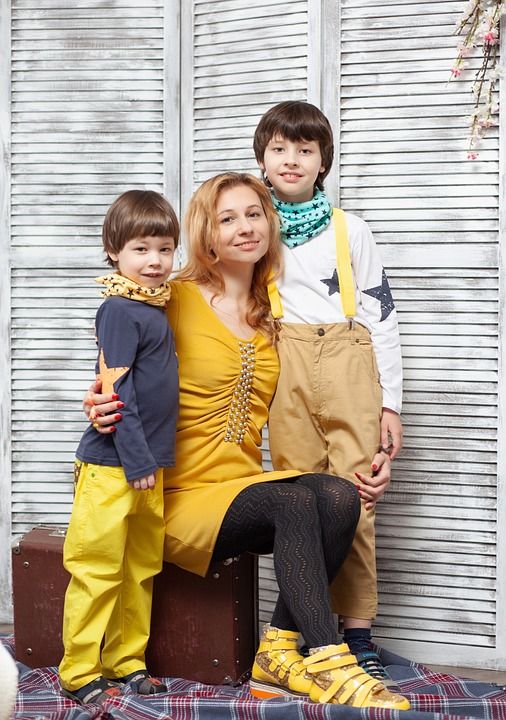 家庭 孩子们 母亲与儿童 一个母亲和儿童 男孩 父母和儿童 婴儿
