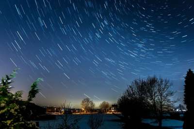 Startrails 长期接触 星星 夜晚 星空 夜空 天文学