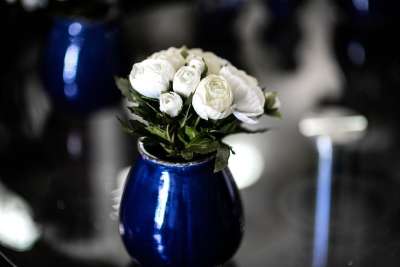 花瓶 花 白色的 婚礼 婚礼鲜花 装饰 花卉装饰 节日 陶瓷制品